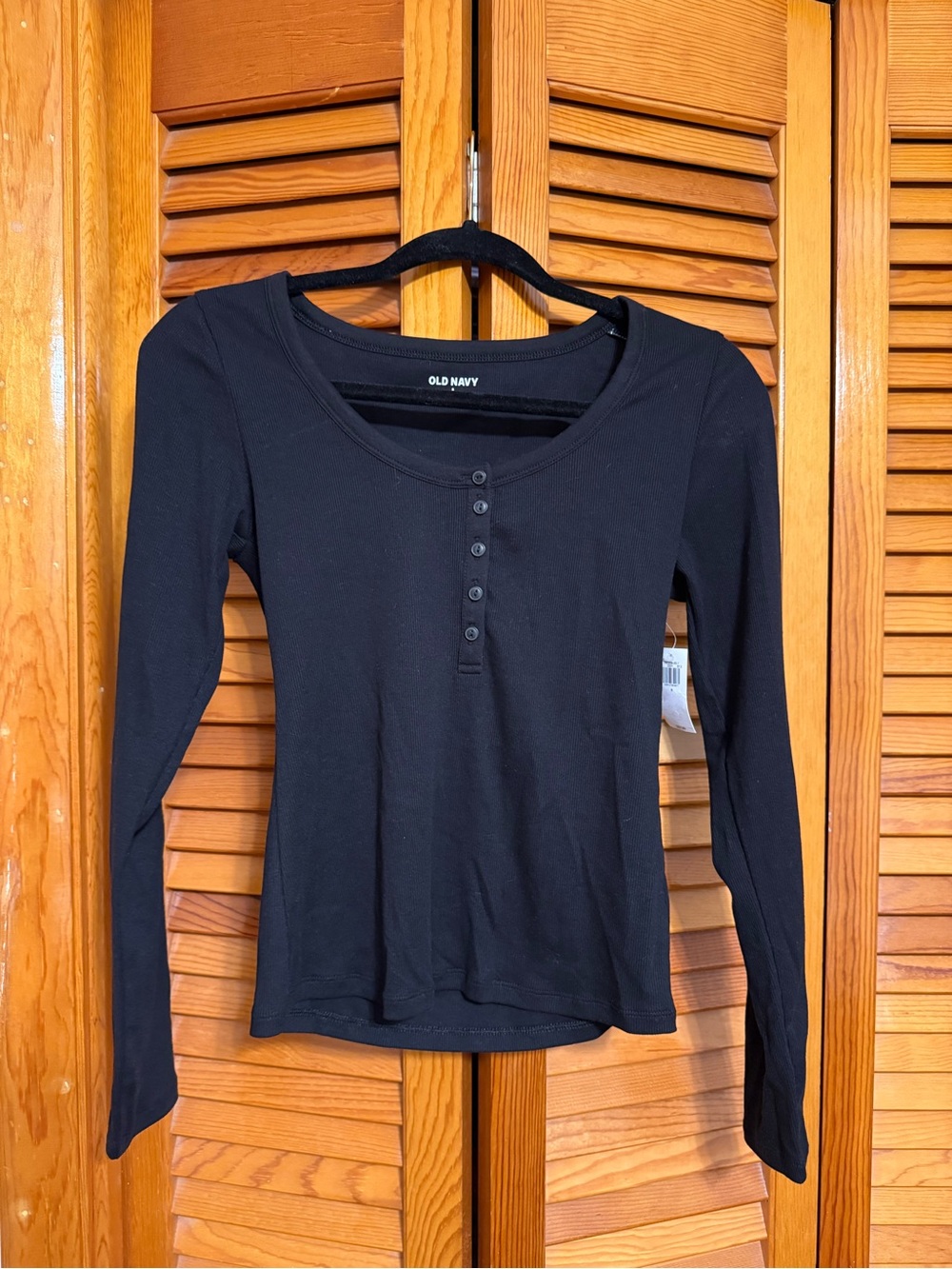 Old Navy Black Long-Sleeve Henley Tee